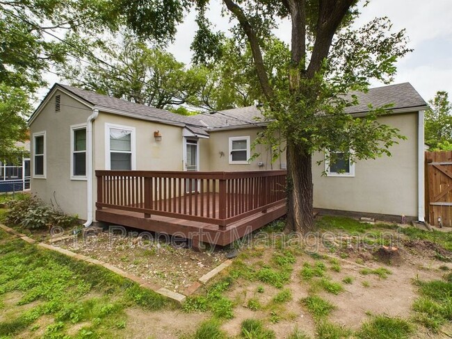 Building Photo - 1323 Meadow Lake Terrace