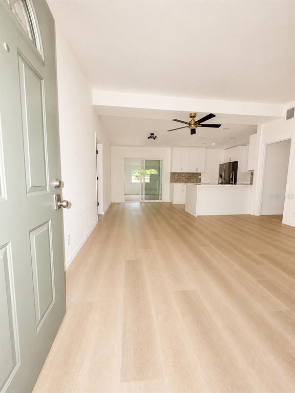 Building Photo - 2827 S Park Ave