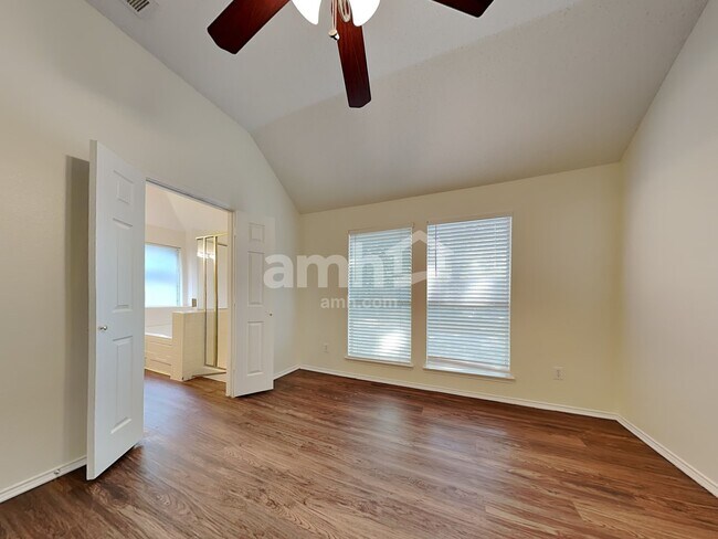 Building Photo - 219 Dartmouth Dr