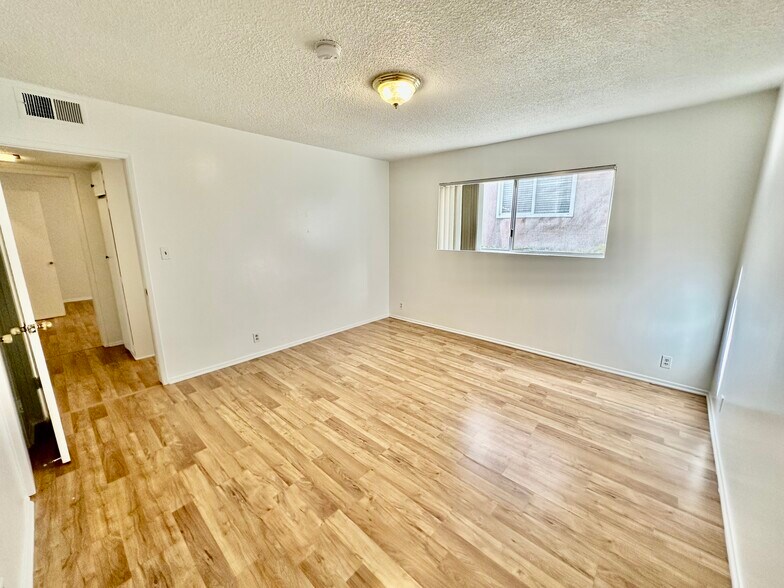Building Photo - 4325 Dixie Canyon Ave