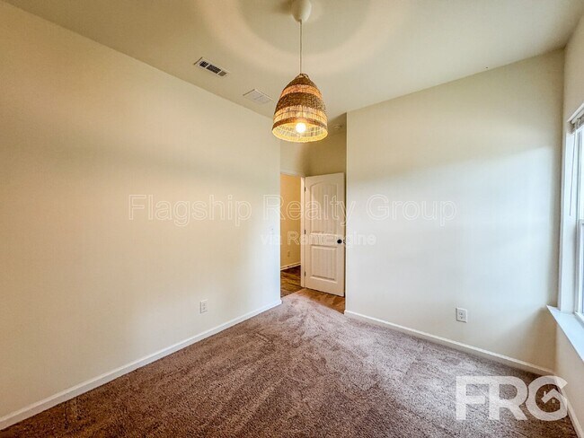 Building Photo - 3919 Wilum Cir