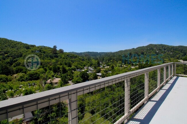 Building Photo - Hillside Fairfax Townhouse | Valley Views, 4BD + Office - FOUNDATION