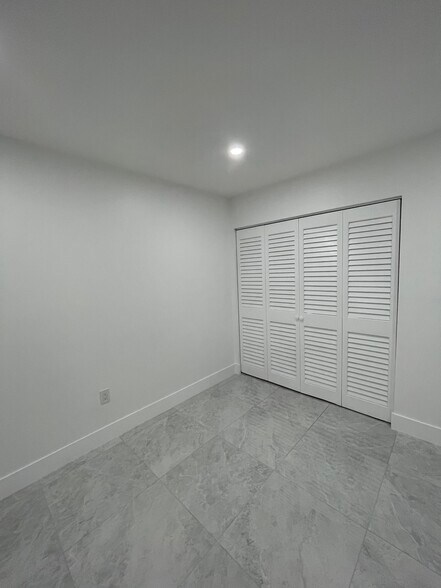 Closet - 6070 W 19th Ave