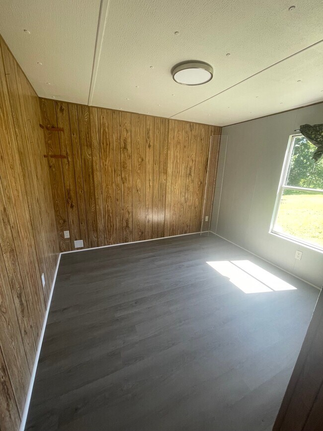 Building Photo - 114 Thomas Dr