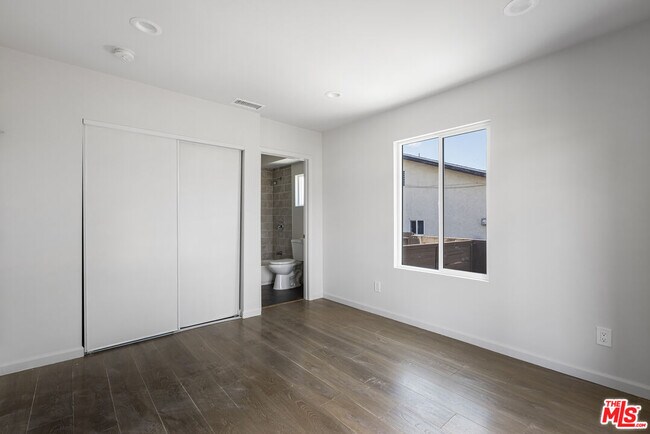 Building Photo - 1562 Attridge Ave