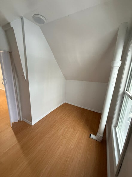 Building Photo - 433 Highland Ave