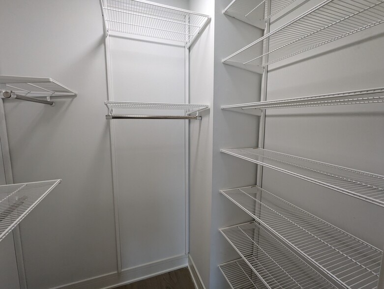 Building Photo - 1014 W Grace St