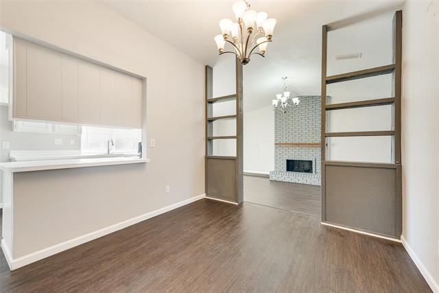 Building Photo - 2218 Meadowglen Dr