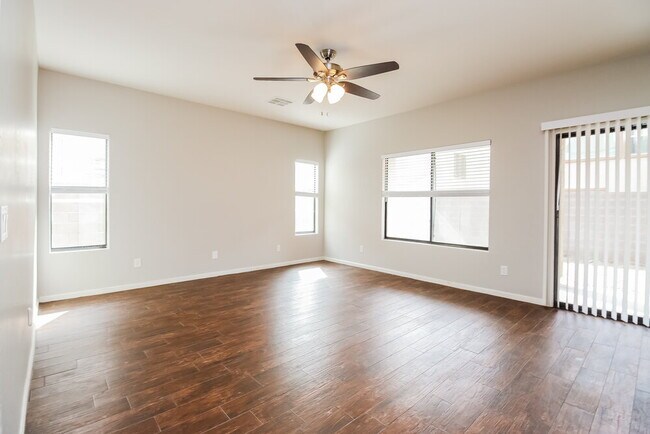 Building Photo - 2233 E 27th Ave