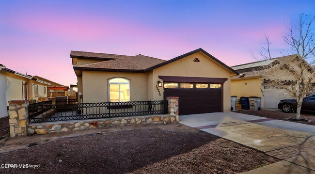 Building Photo - 12776 Tre Maximiliano Ave