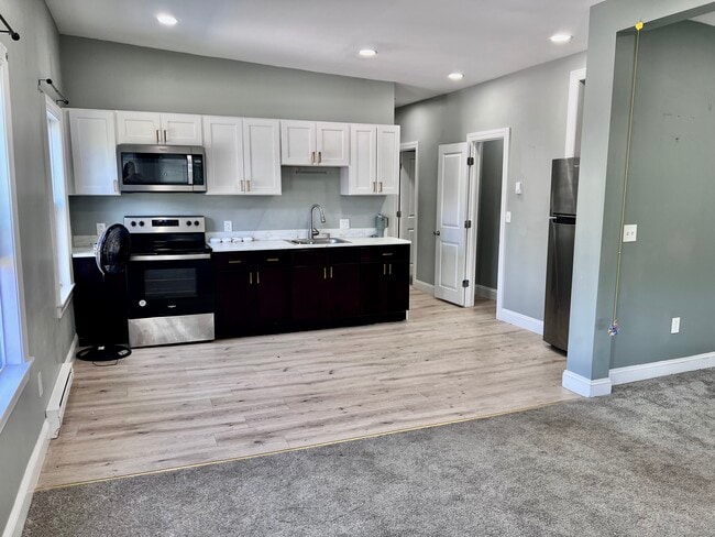 Building Photo - 5 Providence St