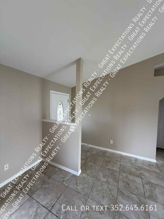 Building Photo - 17 Hemlock Radial Ct