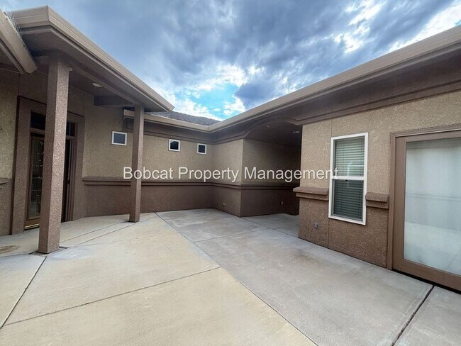 Building Photo - 963 Ranchview Cir