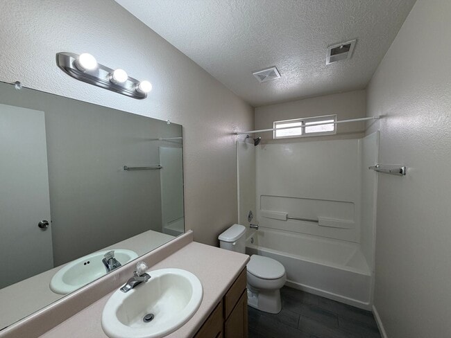 Building Photo - 3 Bedroom Single Story Home Available Near Unser Blvd NW & Irving Blvd NW