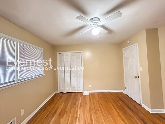Building Photo - 3460 Estes Dr