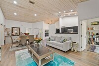 Building Photo - 465 Goldenwood Way
