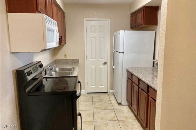 Building Photo - 2606 S Durango Dr