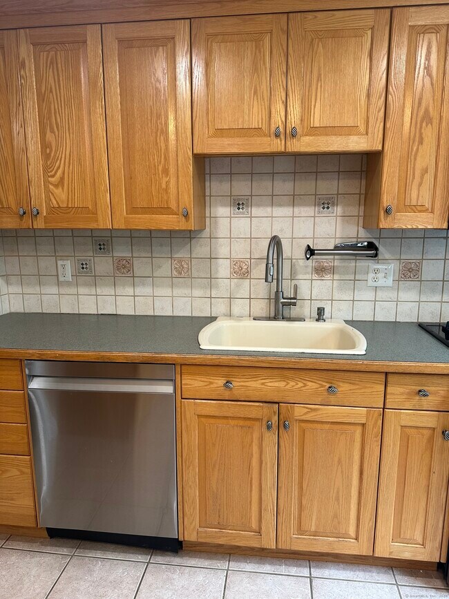 Building Photo - 30 Wiltan Dr
