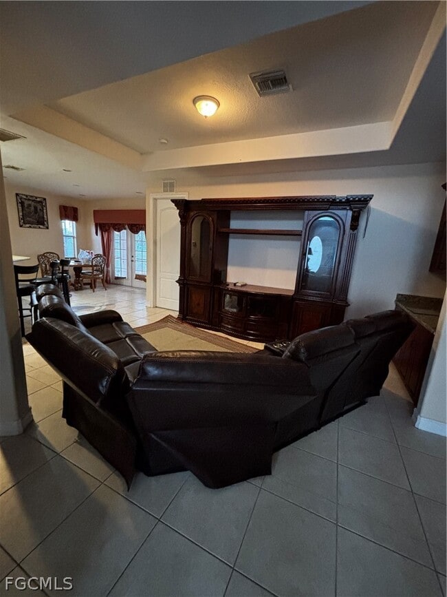 Building Photo - 903 Unice Ave N