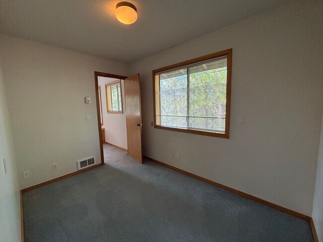 Building Photo - Stunning 3 Bed/ 2.5-Bath Home on the River...