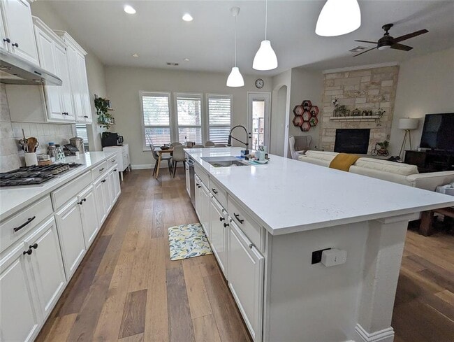 Building Photo - 10005 Ivalenes Hope Dr