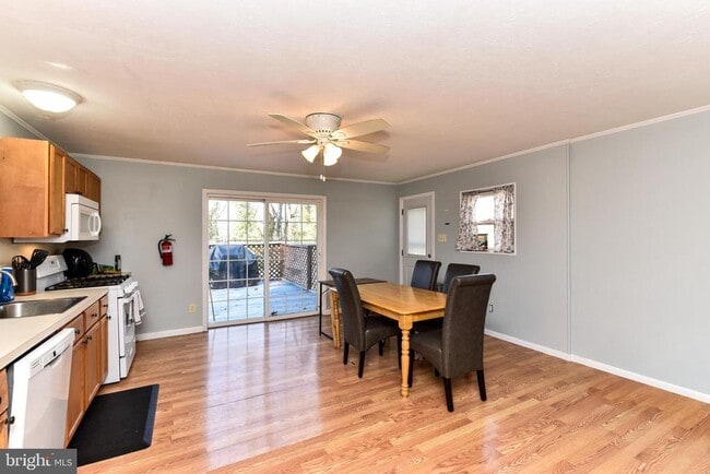 Building Photo - 722 Glenside Dr
