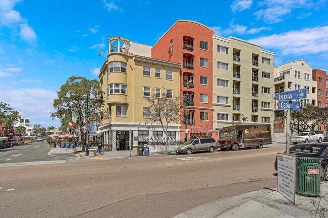 Building Photo - 1601 India St