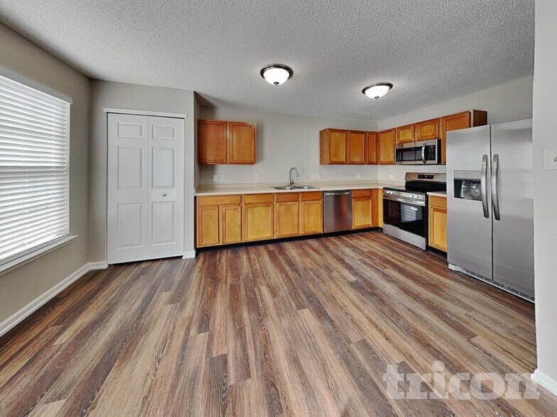 Building Photo - 9017 Southernwood Way