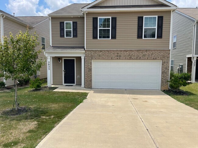 Building Photo - Complimentary Rent for a July ONLY Move in...