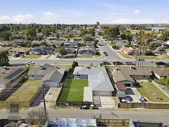 Building Photo - You will want to call this 3 bedroom 2 bathroom house "home sweet home".
