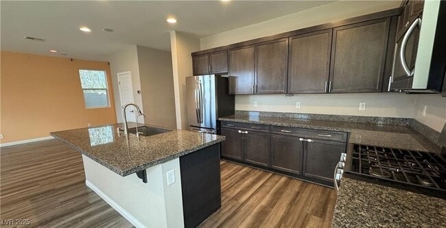 Building Photo - 6387 Ashland Crst St