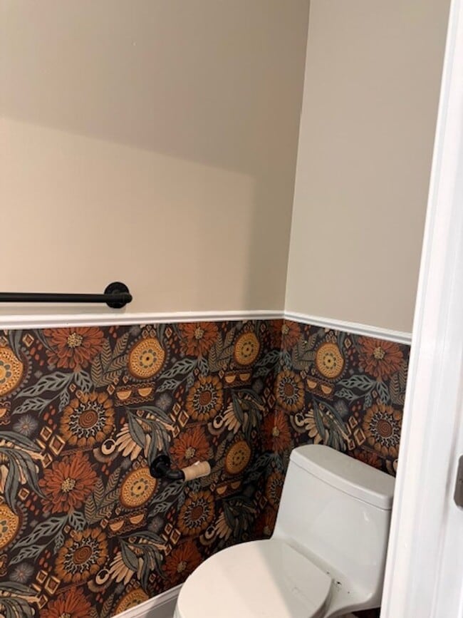 Building Photo - Chapel Creek