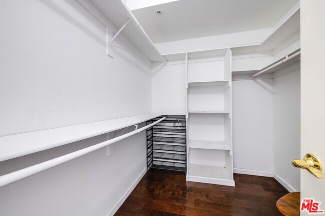 Building Photo - 10630 Eastborne Ave