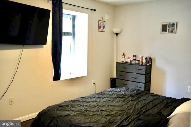 Building Photo - 537 Congressional Dr