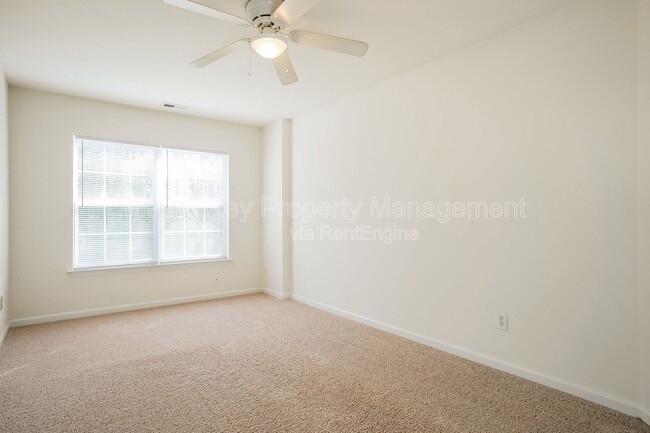Building Photo - 2611 Ivory Run Way