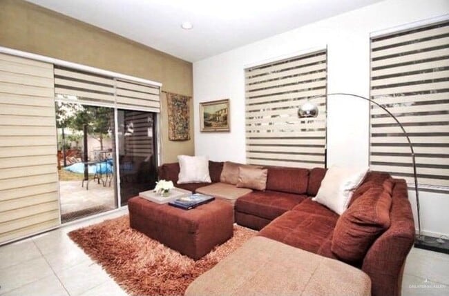 Building Photo - 2404 S 43rd St