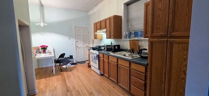 Building Photo - Charming East Village 2 bedroom unit
