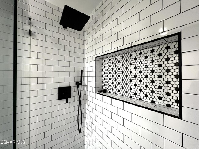 Building Photo - 2002 Calle La Sombra