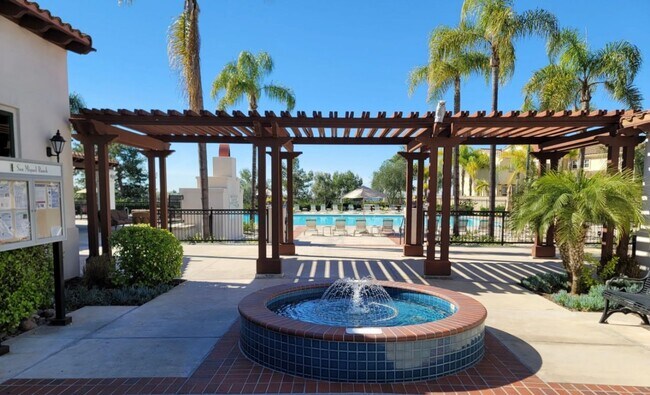 Building Photo - Stunning 4br + Den located on a view lot i...