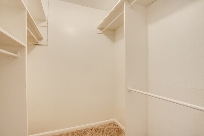 Building Photo - 4301 Emerson Ave