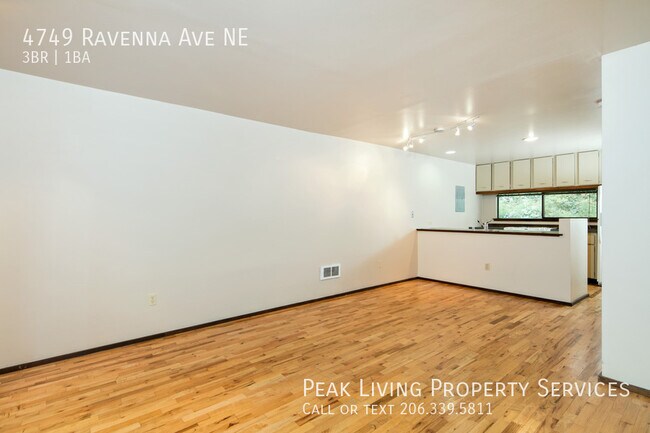 Building Photo - UW 3bed/1bth! FREE PARKING & LAUNDRY!