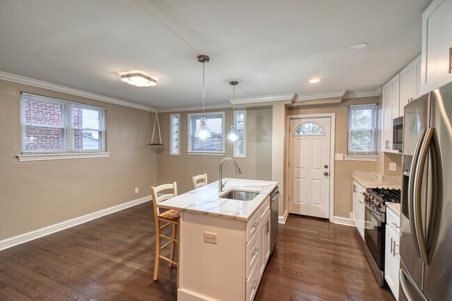 Building Photo - 28 54th St SE