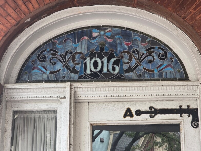 Building Photo - 1016 Park Ave