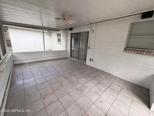 Building Photo - 6868 Medellin Ct