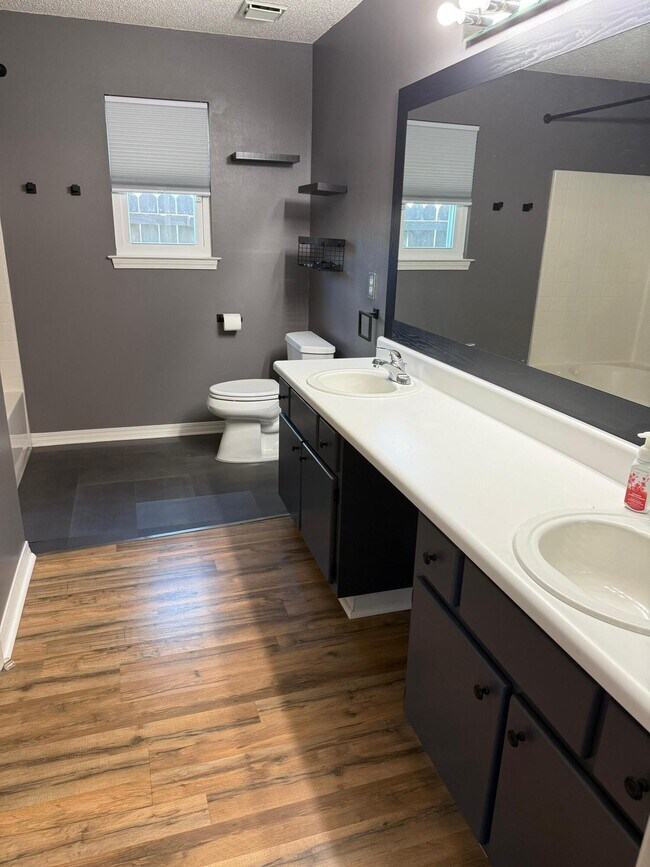 Building Photo - 38 Ruby Cir