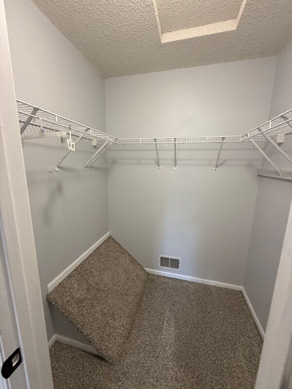 Building Photo - 14357 Estates Ave