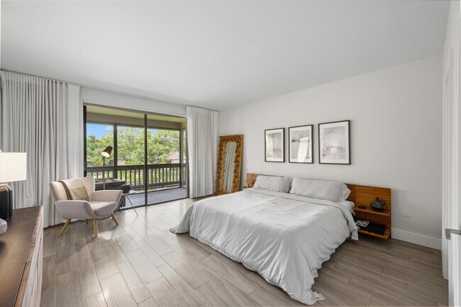 Building Photo - 11818 Pebblewood Dr