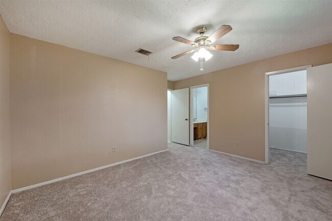 Building Photo - 2779 Forest Point Dr