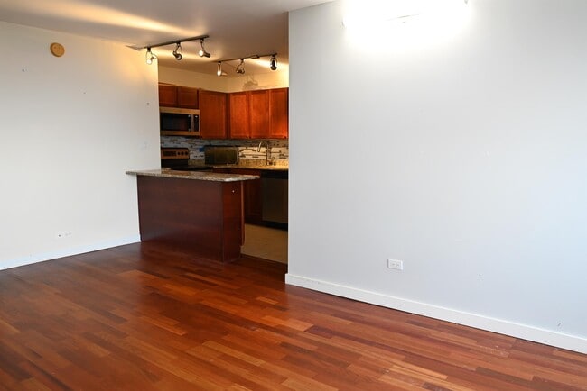 Building Photo - 655 W Irving Park Rd