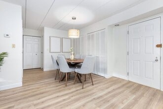 Building Photo - Boatsw